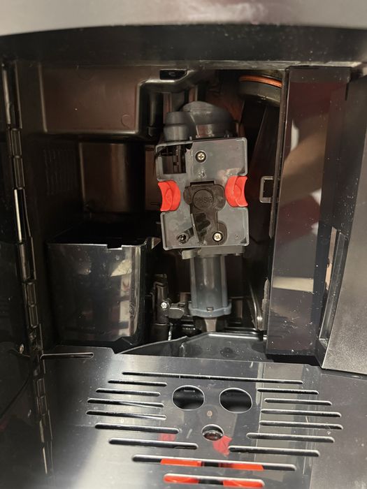 Кавомашина Delonghi Magnifica Esam04.110.B