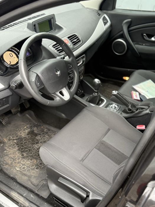 Продам Renault Megane 3 2010 1.6 бензин