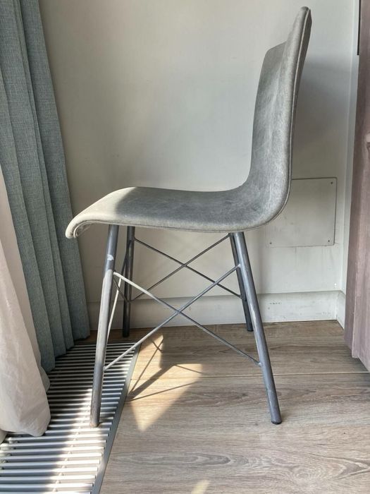 Стул обеденный серый