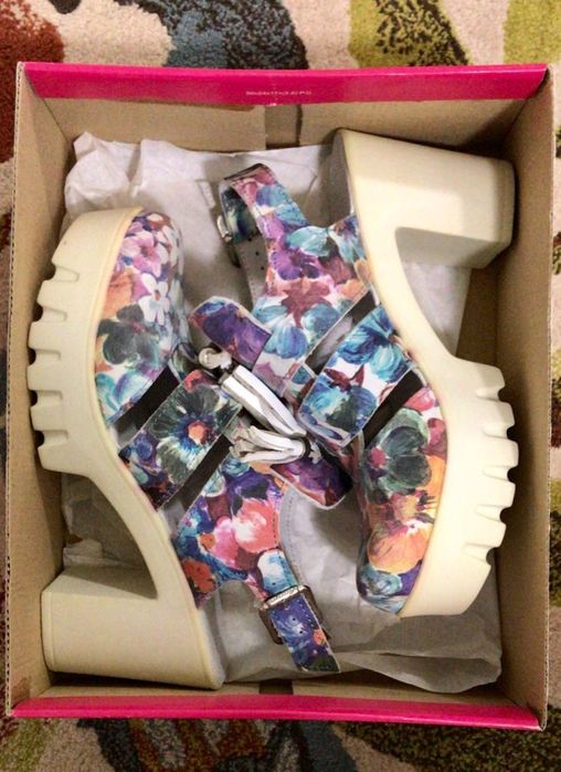 Sandálias Seaside salto alto, tamanho 39 - NOVAS