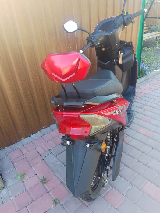 Породам електроскутер