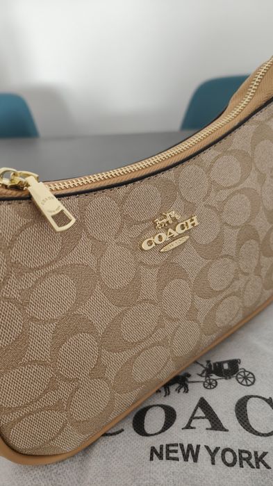 Mala Coach New York | Nova