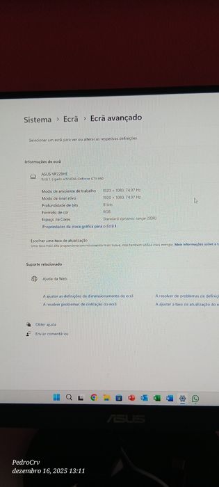 Teclado, rato e monitor