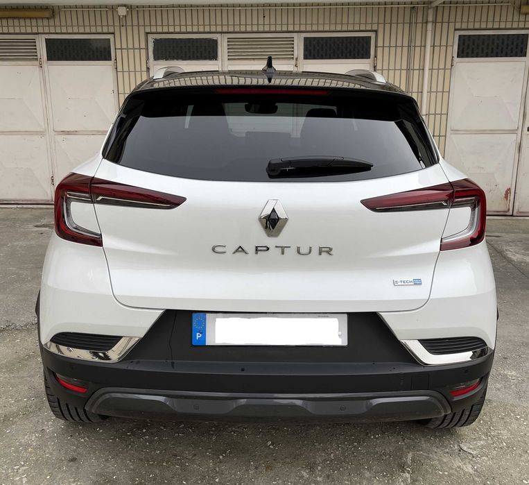 Renault Captur 1.6 E-Tech Plug-in Hybrid Initial Paris