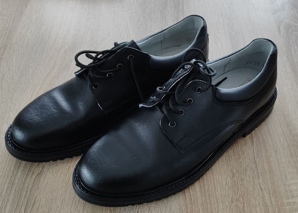 !!! Nowe skórzane półbuty służbowe r. 45 !!! Wysyłka gratis !