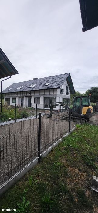Dom bliźniak na sprzedaż w Tomaszowicach ul.spokojna