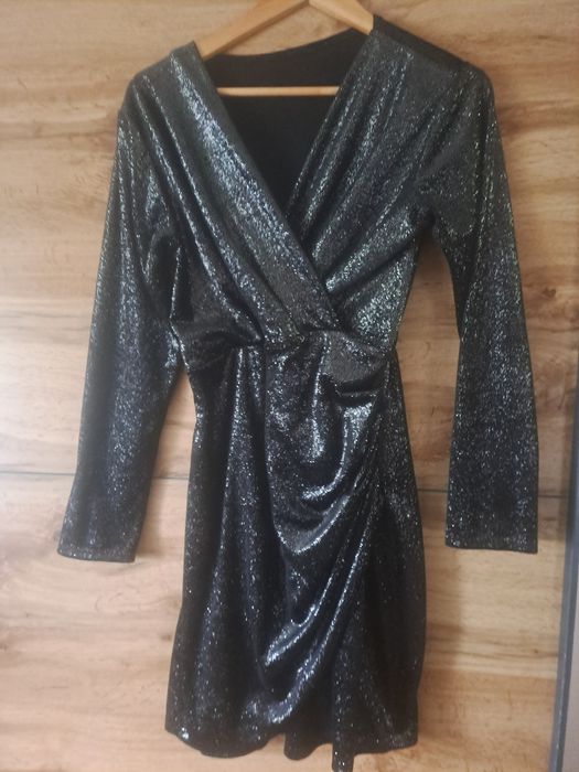 Czarna sukienka elegancka