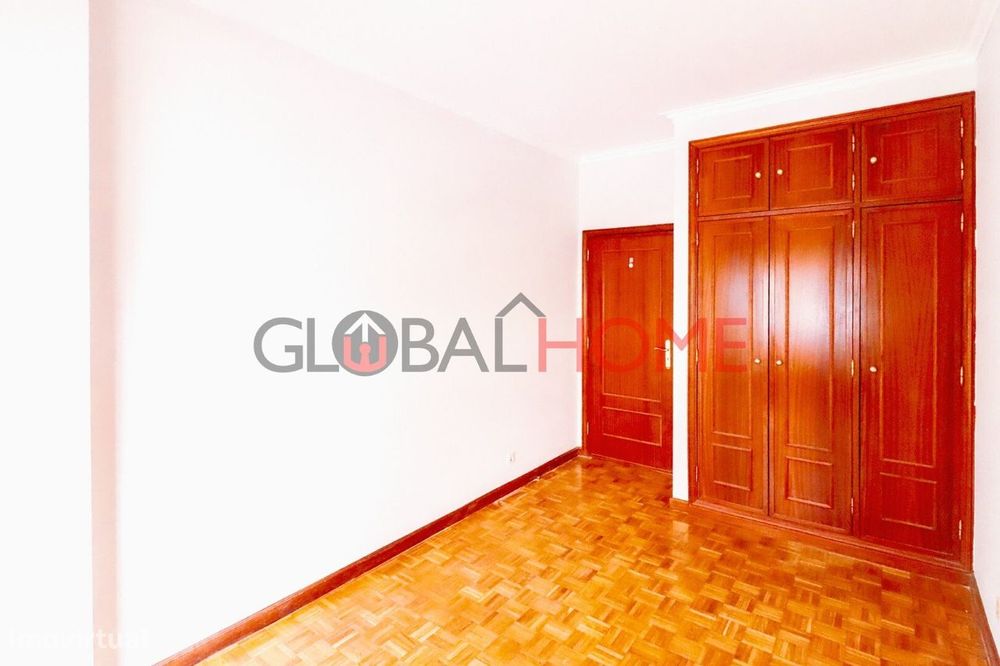 Apartamento T1 Renovado ao centro de Canelas