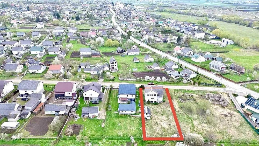 Просторий будинок 317 м² з ділянкою 12 соток у Дашаві