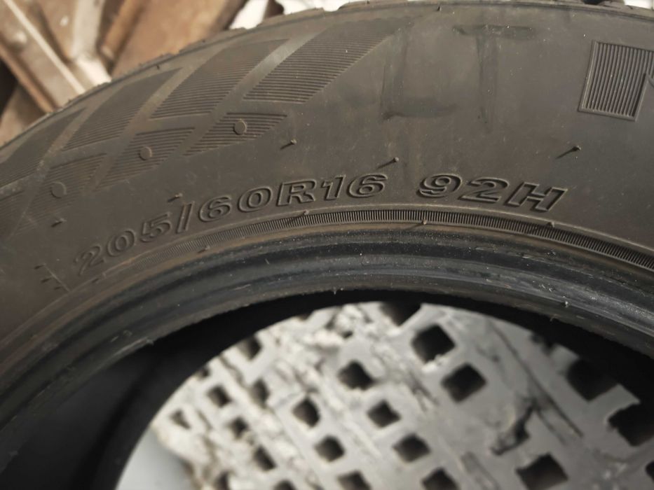 Komplet 4 zimowych opon Nexen WINGUARD SNOW'G WH2 205/60 R16 92 H