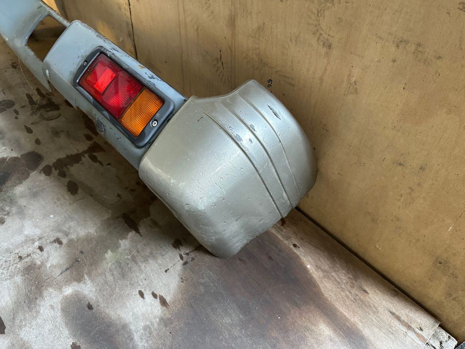 Para-choques tras Mitsubishi Pagero V20 V30 Completo ORIGINAL