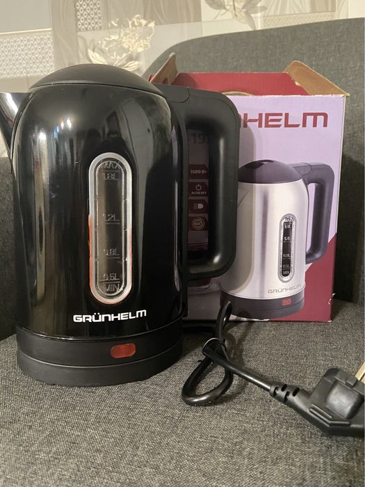 Електрочайник Grunhelm EKS-1928B протікає