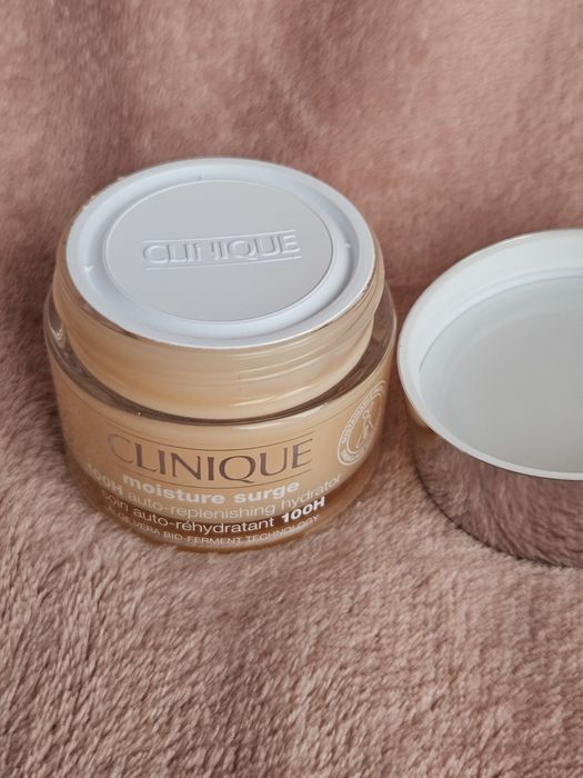 Krem Moisture Surge 100H Auto-Replenishing Hydrator
