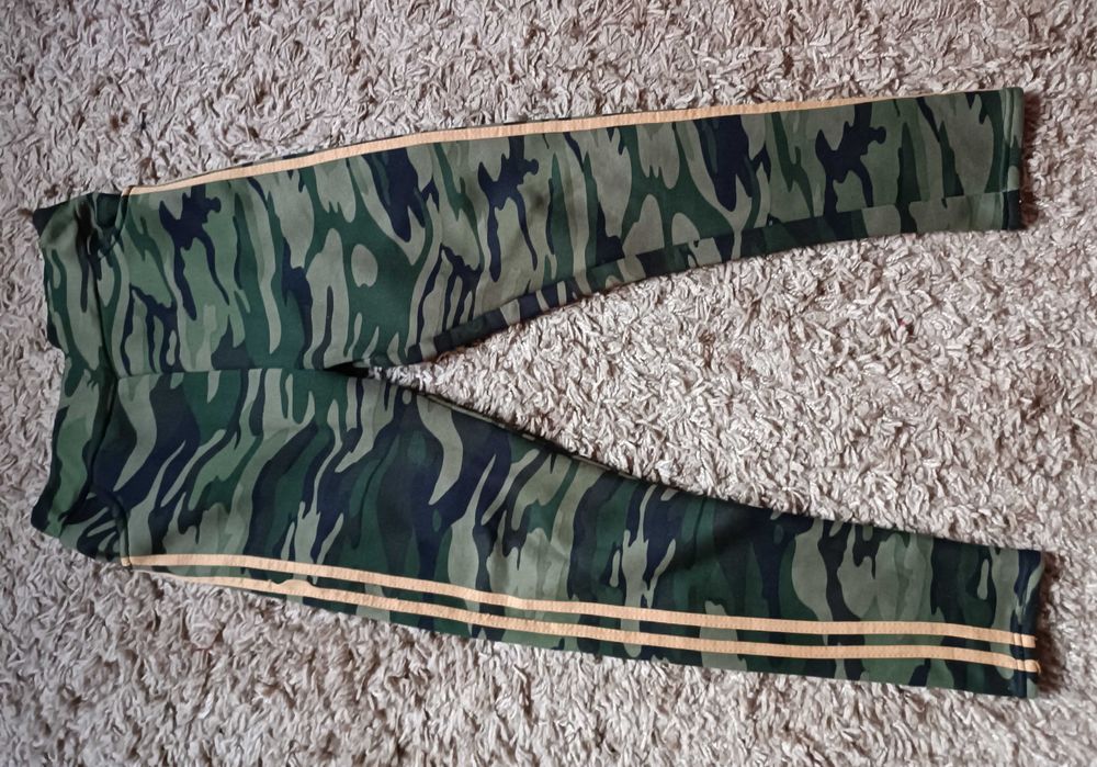 Spodnie dresowe getry MORO z pionowymi pasami S/M