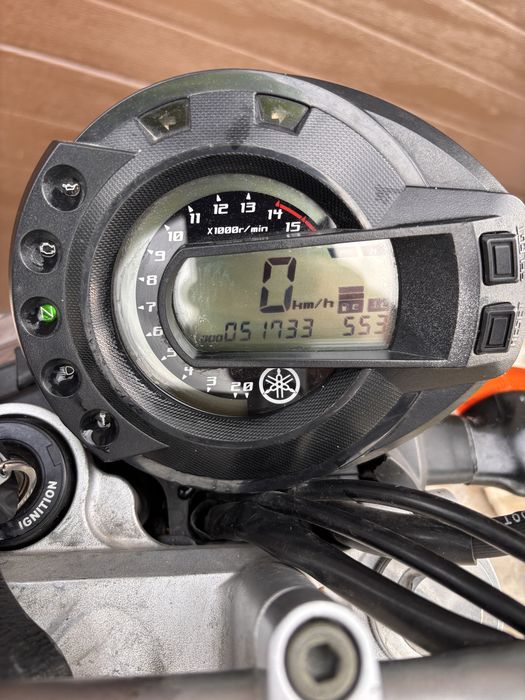 Yamaha FZ6N.