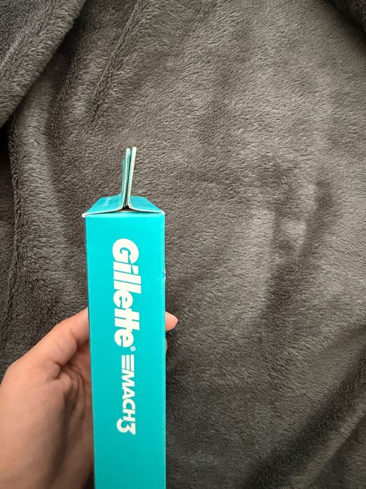 Gillette Mach 3 razor + 2 cartridges