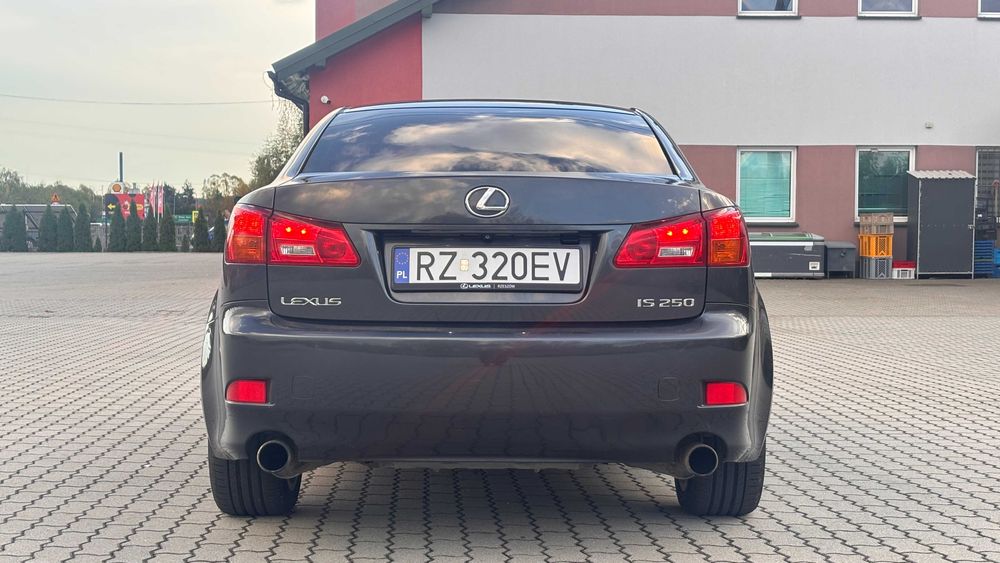 LEXUS IS250 benzyna 2.5L 208km