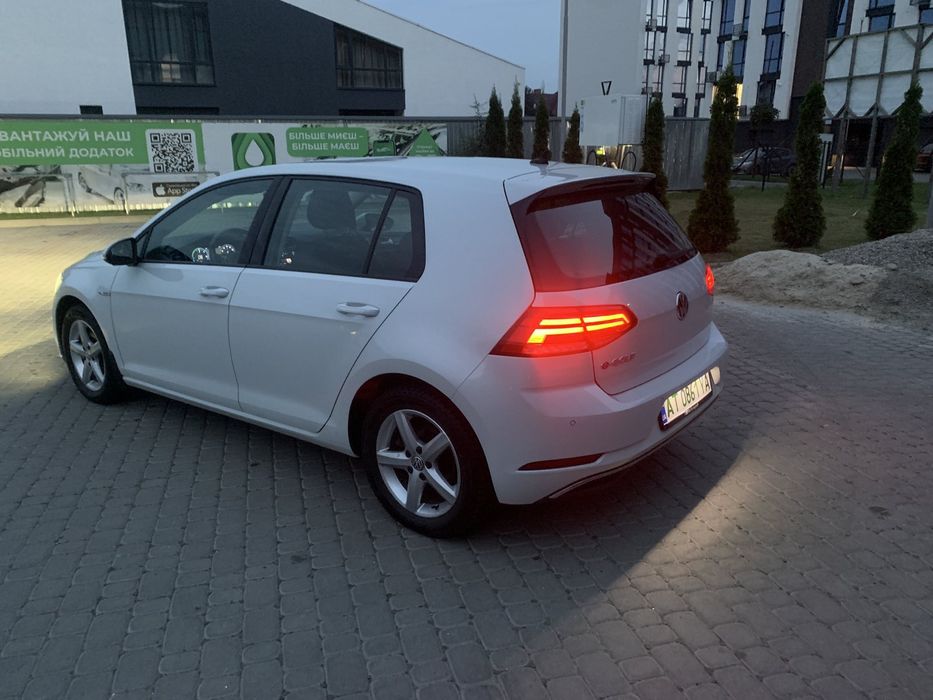 Volkswagen e-Golf 2017 року.Електро 36kw