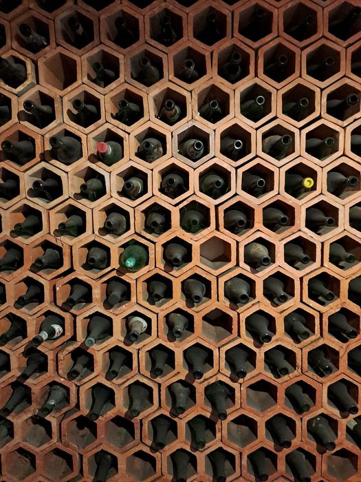 Garrafeira sextavada