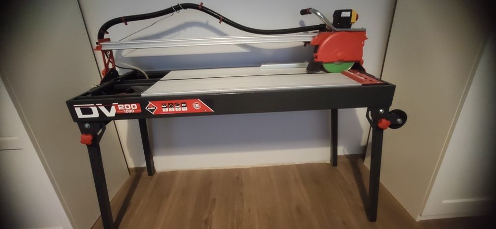 Przecinarka do płytek  elektryczna Rubi