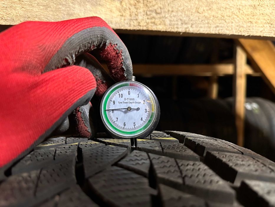 Шини зима майже нові 255/55R18 GOOD YEAR UltraGrip Perfomance + 2шт 8+мм 22/23