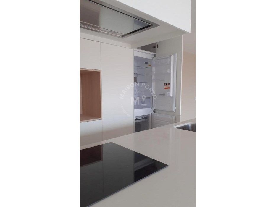 Apartamento T3 com Suite, Varanda com churrasqueira e Box de Garage...