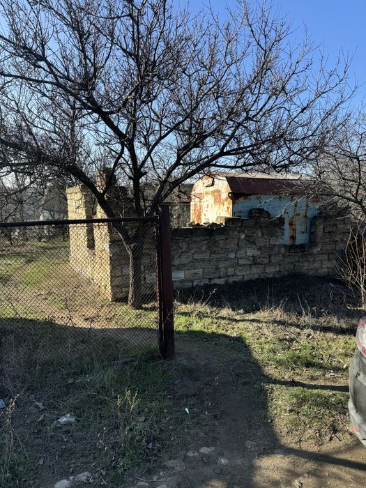 Продам дачу - ділянку з недобудовою , недорого з металевим вагончиком