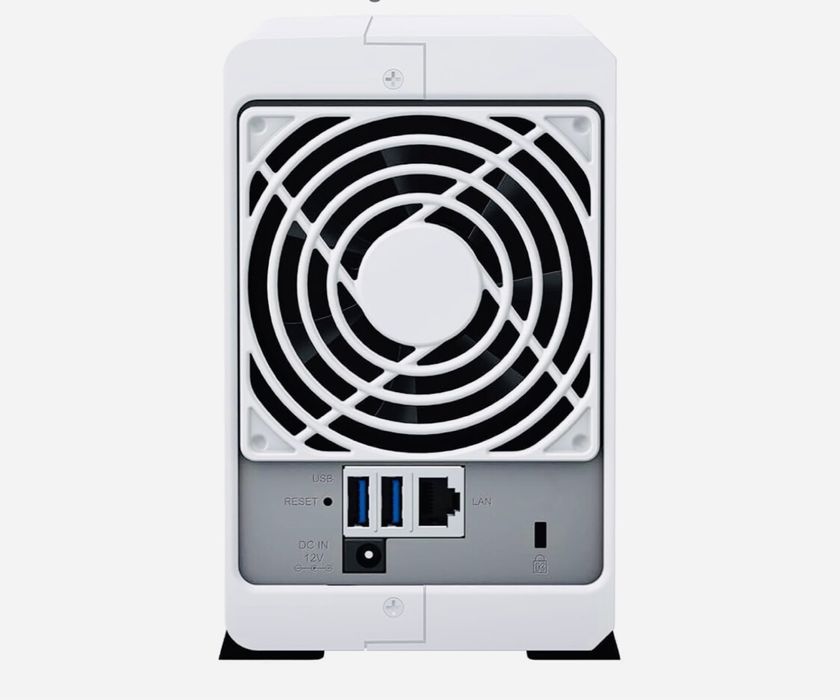 Synology DS223j (Novo)+ 2 hard disks 1TB (1 ano)
