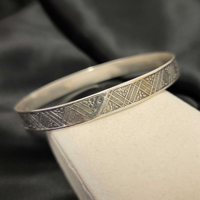 srebrna sztywna bransoletka próby 925