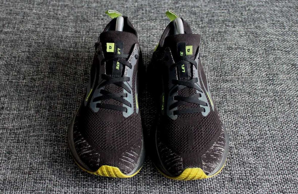 Кросівки бігові Brooks Levitate 4 Оригінал 39р