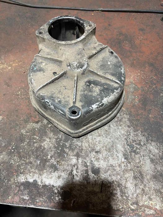 Продам плиту з кожухом для маховика пд-10