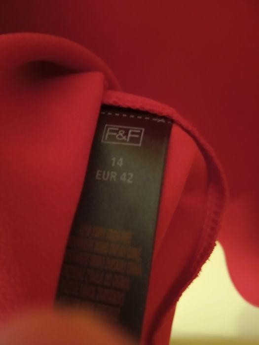 Czerwona bluzka F&F rozmiar 42,,szalik gratis