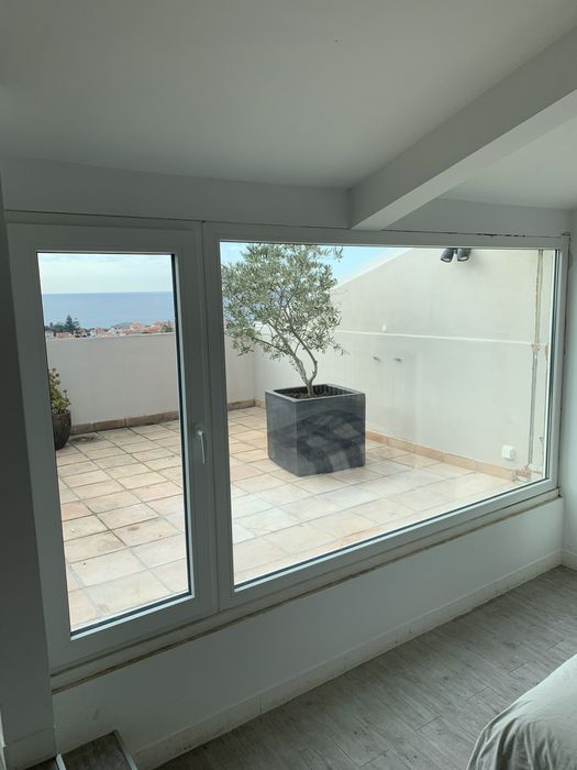 Montagem e reparação de Janelas/Portas em PVC & Estores.