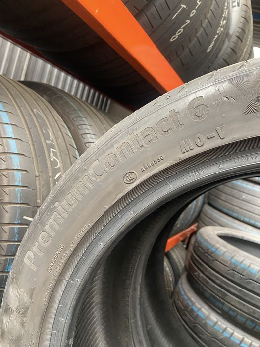 Pneus 245 / 45 R 19 Continental
