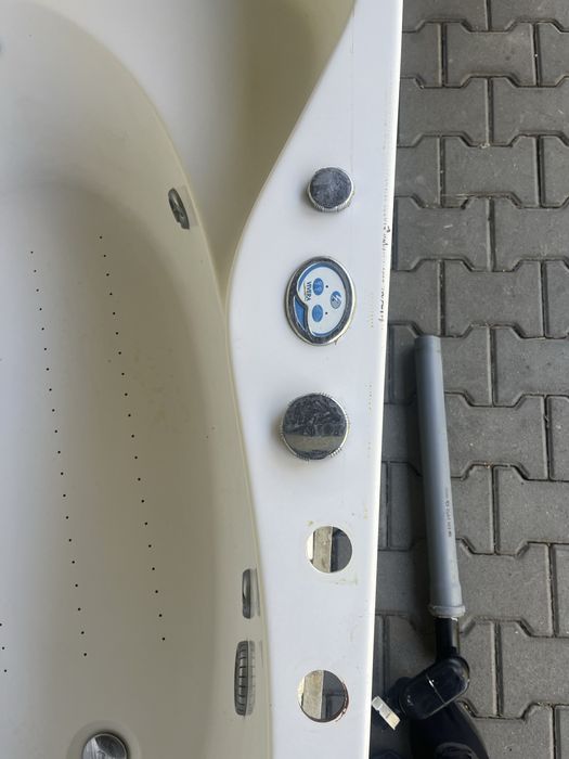 Sprzedam wannę z hydromasażem