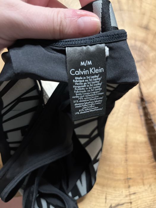 Top biustonosz sportowy bikini calvin klein M czarny