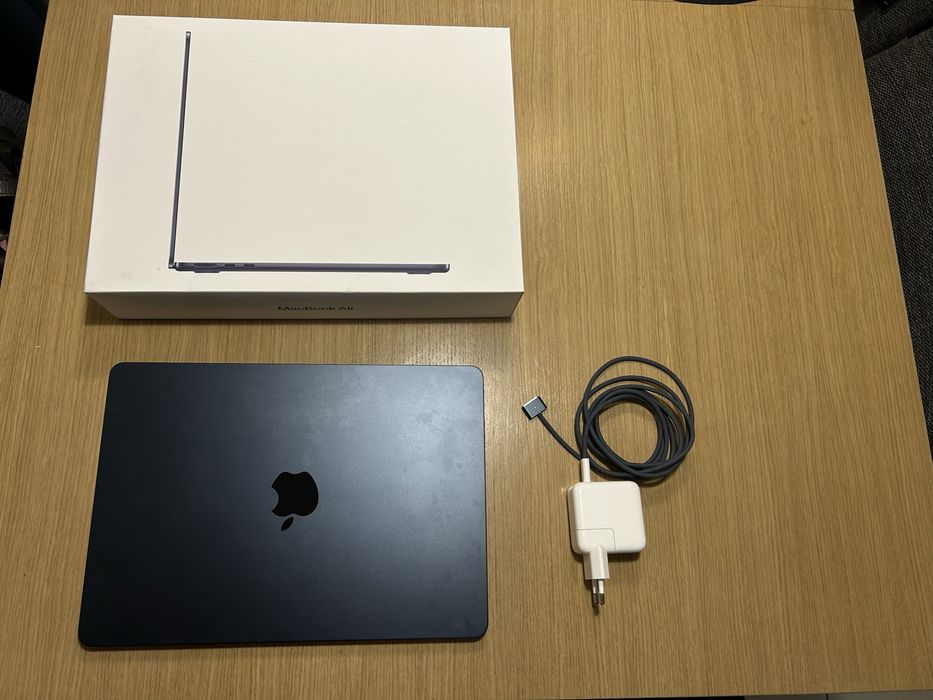 MacBook Air 13,6 M4 / 512GB SSD / 44 cykle / Gwarancja