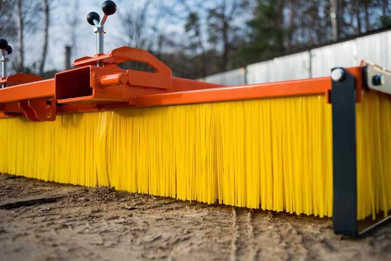 Szczotka, zamiatarka szer. pracy 200cm na lemiesz łyżki/TUZ/widły- 3w1