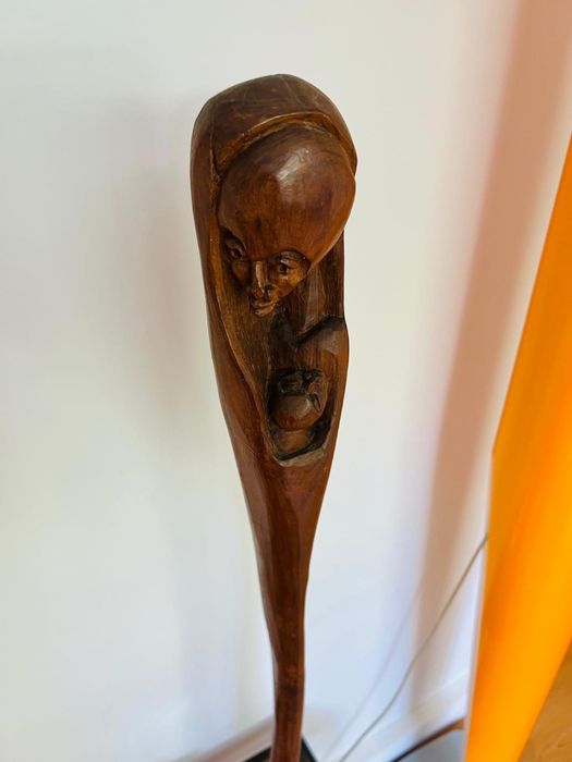 Alberto Chissano - escultura maternidade