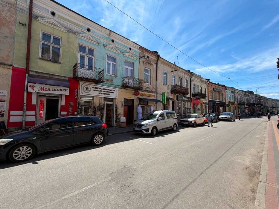 Продаж 3 кімнатної квартири у центрі міста Стрия