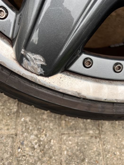 Bentley oryginalne skrecane felgi z oponami 245/35/20