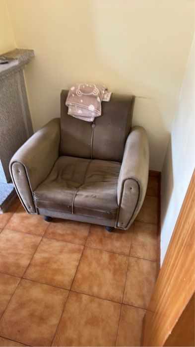 Vendo 3 poltronas em estado rasoavel