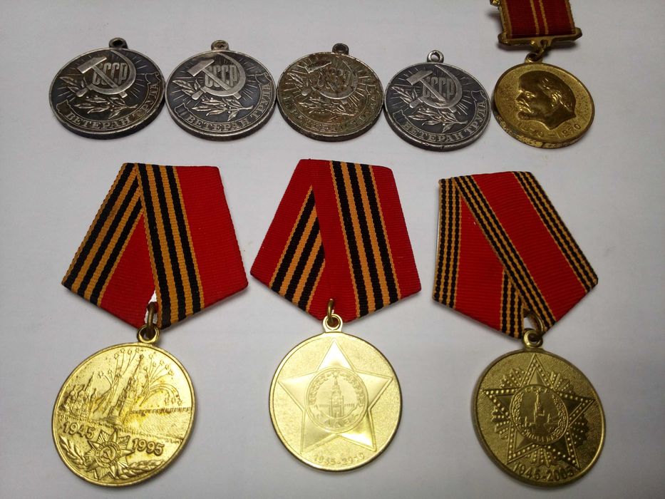 Значки СССР,дивитись фото