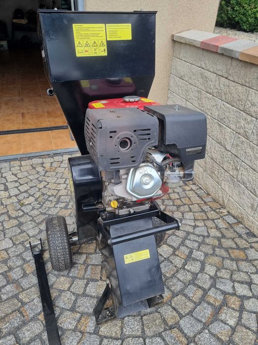 Rozdrabniarka do gałęzi, rębak spalinowy