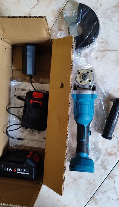 Rebarbadora com 2 baterias