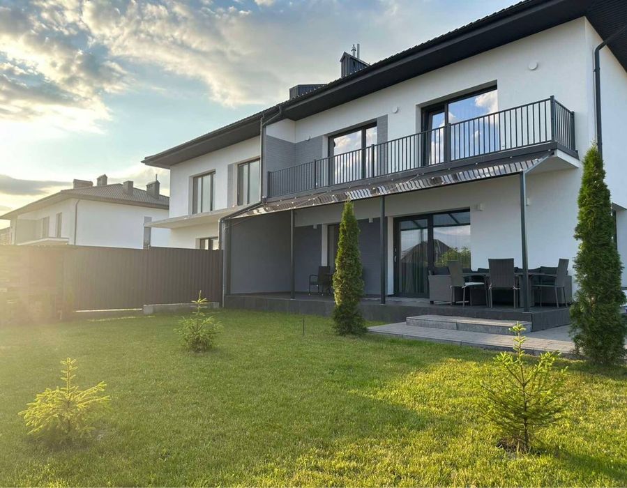 Котедж з ремонтом від власника, підвал, гараж, газ, ділянка 5сот.