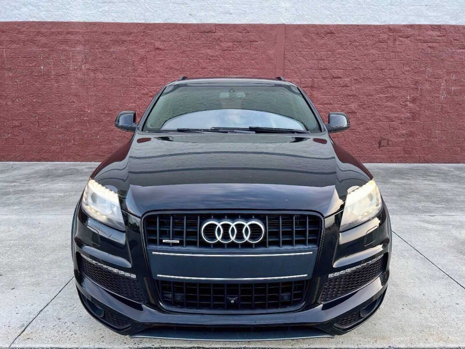Audi Q7      2015