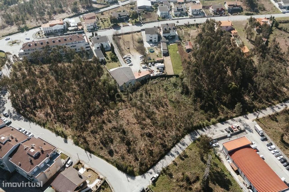 Urbanized Plot 6,630 m² – Lobão