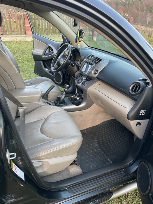 Продам тойота рав 4