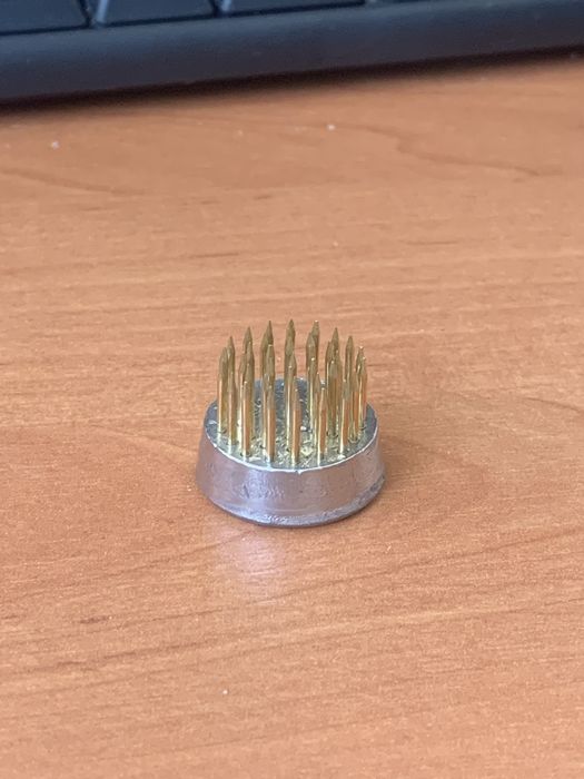 Кензан для квітів, цветочная лягушка. Икебана